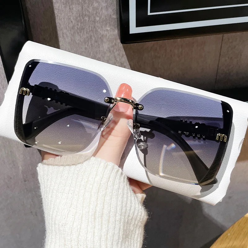 2024 New Fashion Cool Sunglasses Women Luxury Brand Letters Anti Strong Light Vintage Rimless Sun Glasses Ladies Gafas UV400 - Image 3